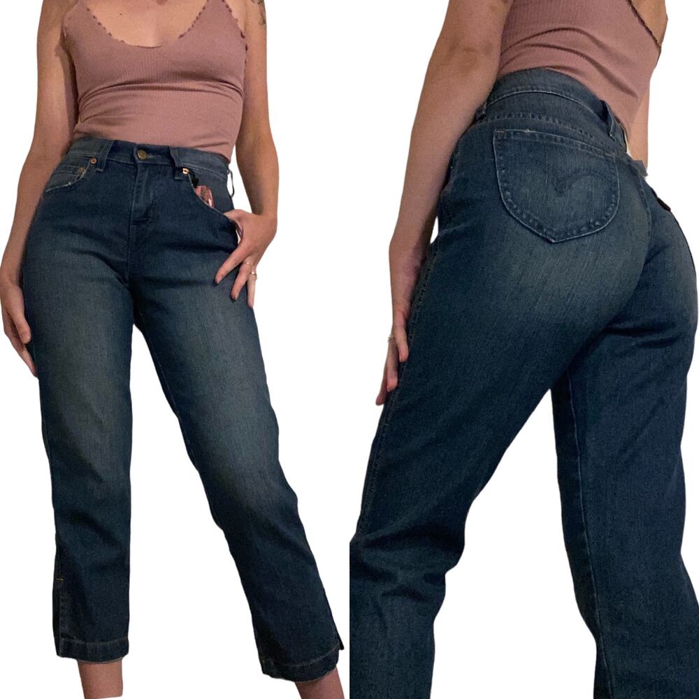 NWT Y2k Vintage Levi's Cropped Mom Jeans, Medium Blue Denim Wash, Size 26